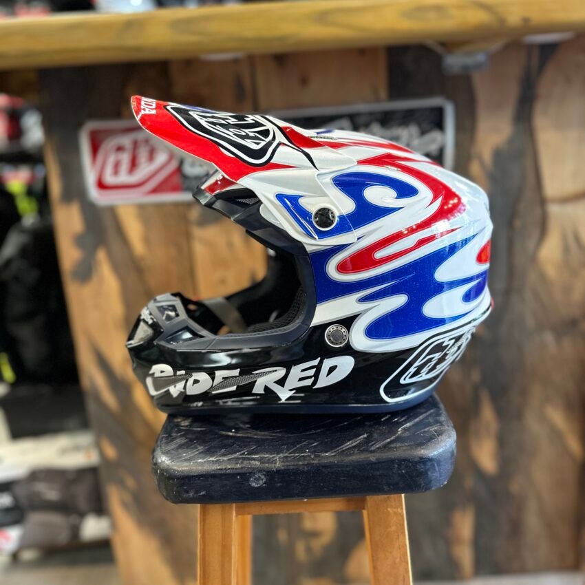 CASCO SEELY SE4 ECE CARBON REFLECTION WHITE RIDE RED