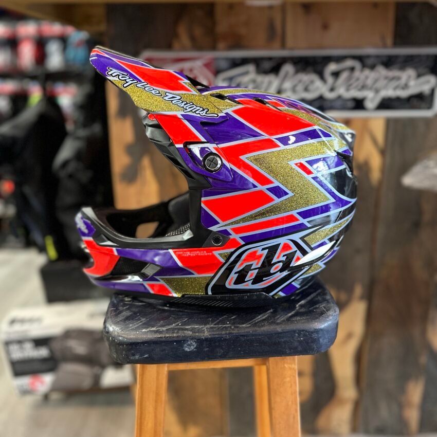 CASCO D4 CARBON FLUSH VIOLET BLUE